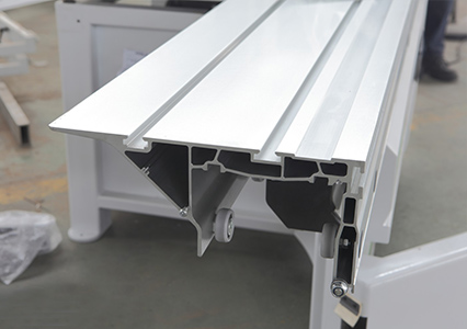 Technical Progress of Woodworking Sliding Table Saw